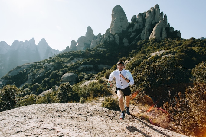 Coureur de trail en pleine nature