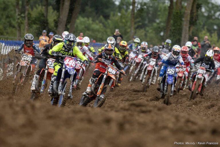 Départ d'une course de motocross