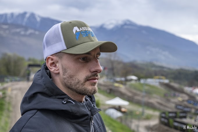 Photo portrait pilote de motocross