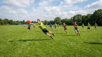 dynamic-dive-ultimate-frisbee-mid-air-catch