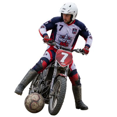 joueurs de moto-ball se disputant le ballon à moto