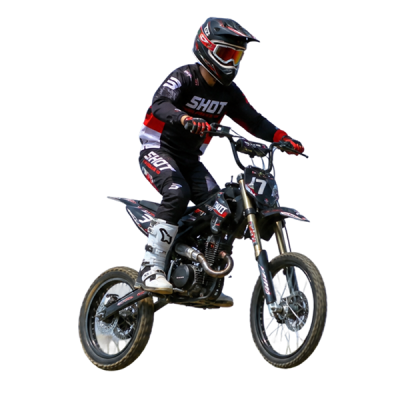 Ciclomotor modificado en pista de mob cross